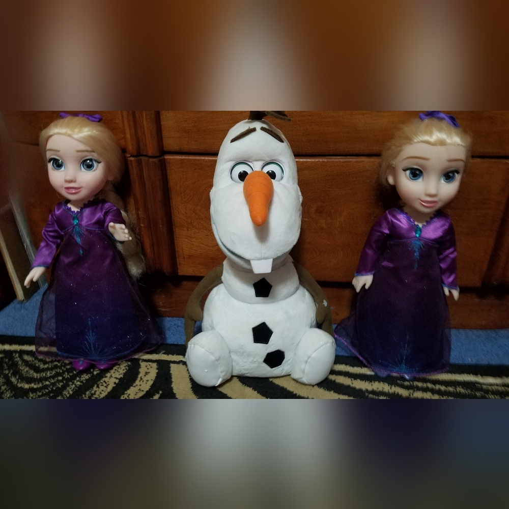 Disney Talking Princess Elsa dolls and Olaf bundle
